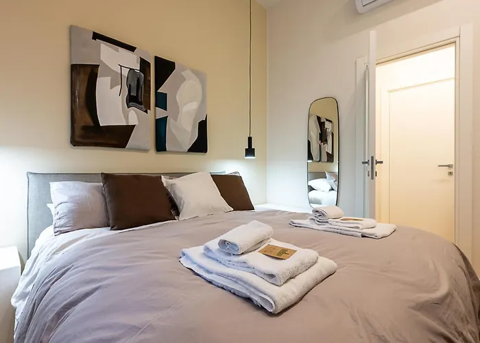 Piazza Vittorio Veneto - Rosine Luxury - Grandmaison